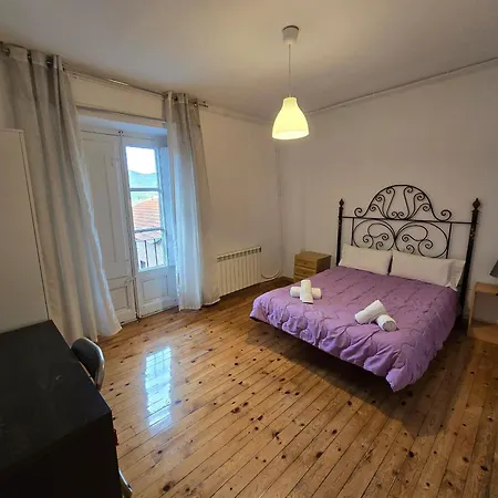Spacious In Mountain View 150 Sqm *